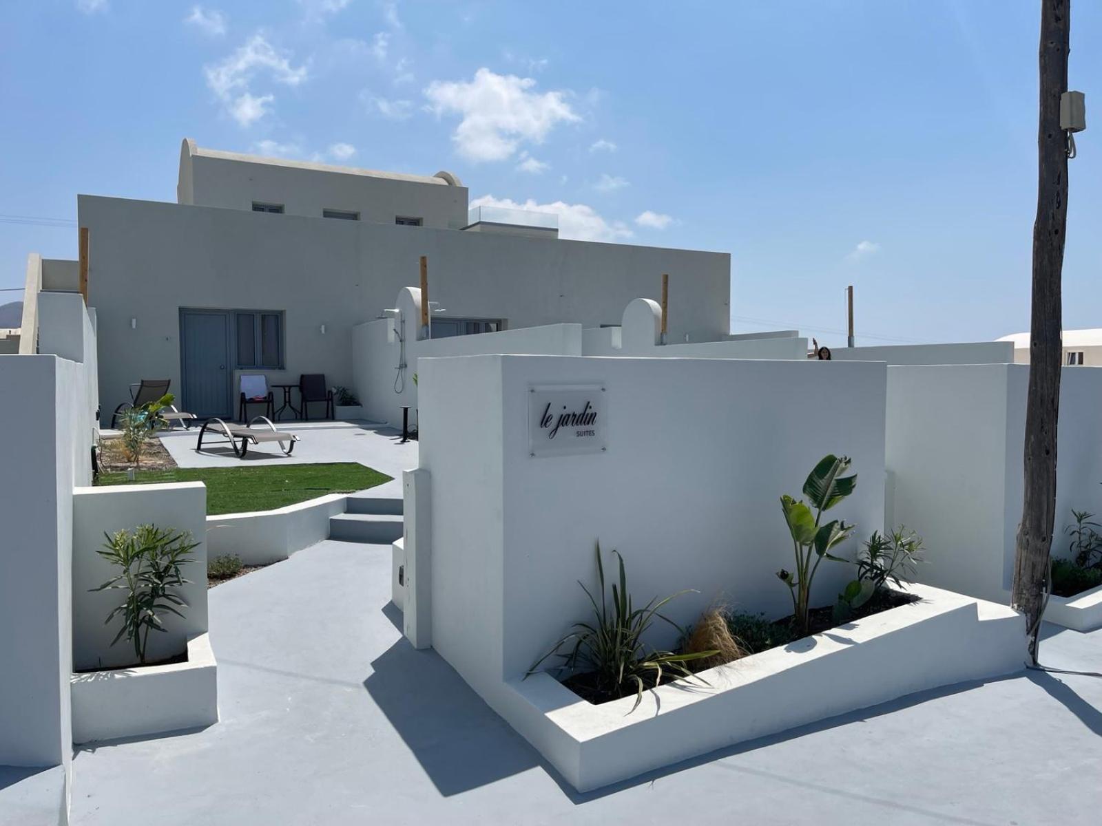 Lejardin Suites Santorini Pyrgos Kallistis ภายนอก รูปภาพ