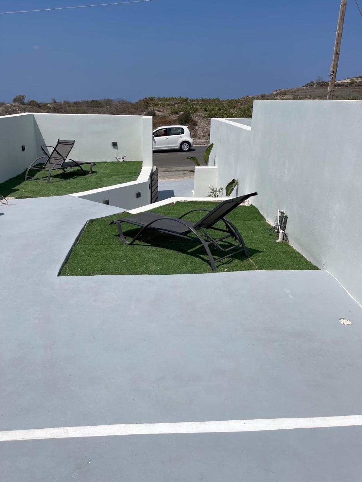 Lejardin Suites Santorini Pyrgos Kallistis ภายนอก รูปภาพ